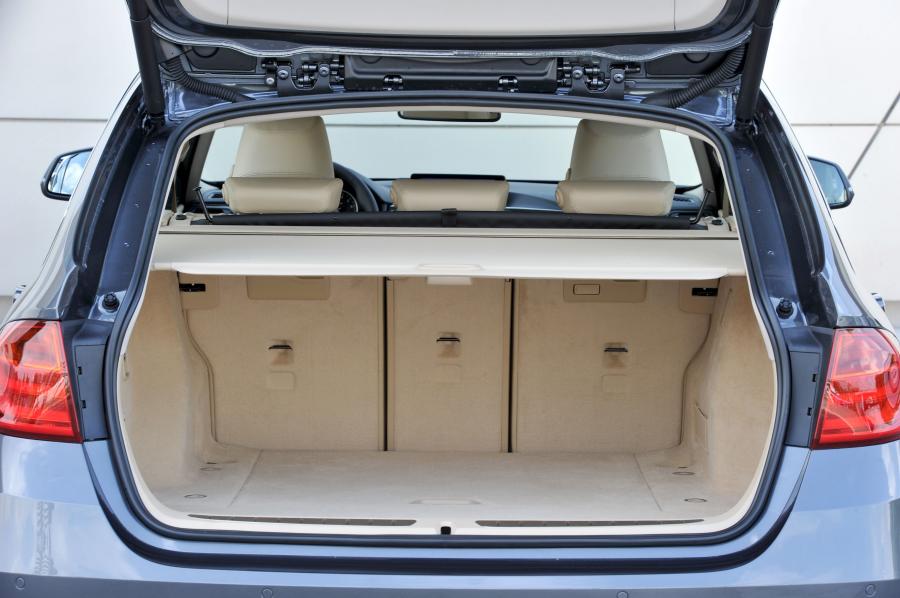  BMW 328i Touring Luxury 2012 года  (фото 42 из 200)